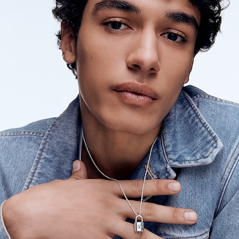 Categories Necklaces and Pendants Silver Lockit Pendant, Sterling Silver Black Laquered | Louis Vuitton ® (Product zoom)