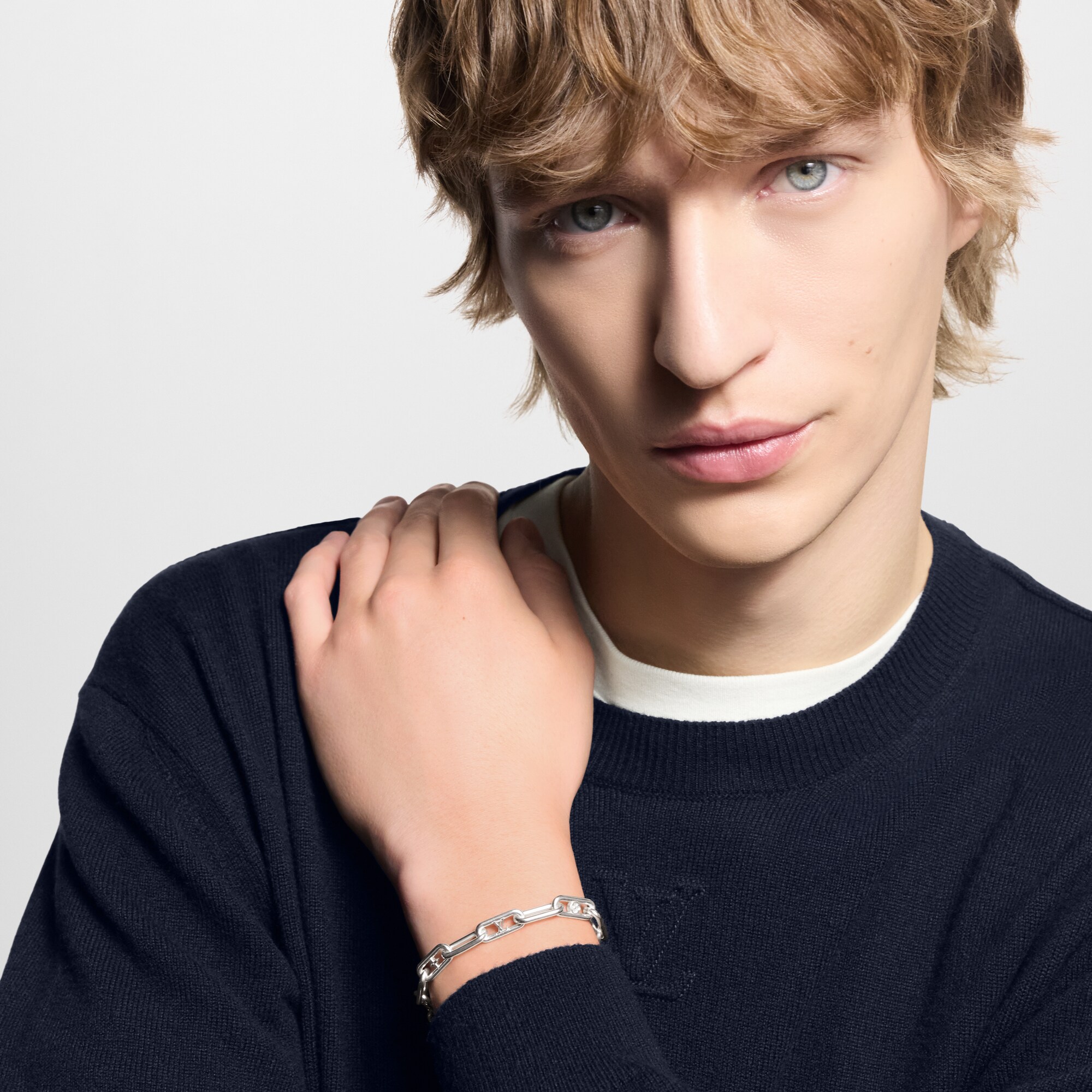 S00 Fashion Jewelry Bracelets Sleek Monogram Bracelet | Louis Vuitton ® (Product zoom)