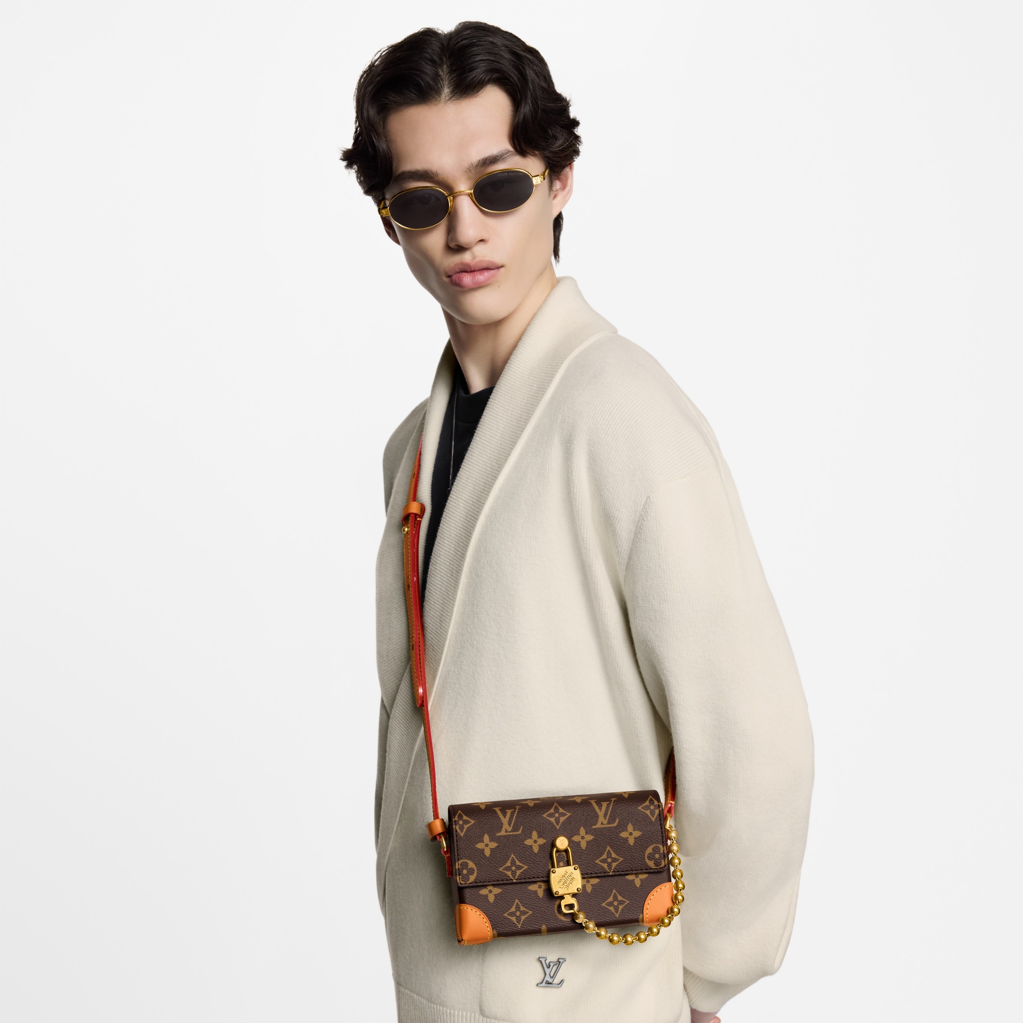 G69 Small Leather Goods Mini Bags Steamer Wearable Wallet | Louis Vuitton ® (Product zoom)