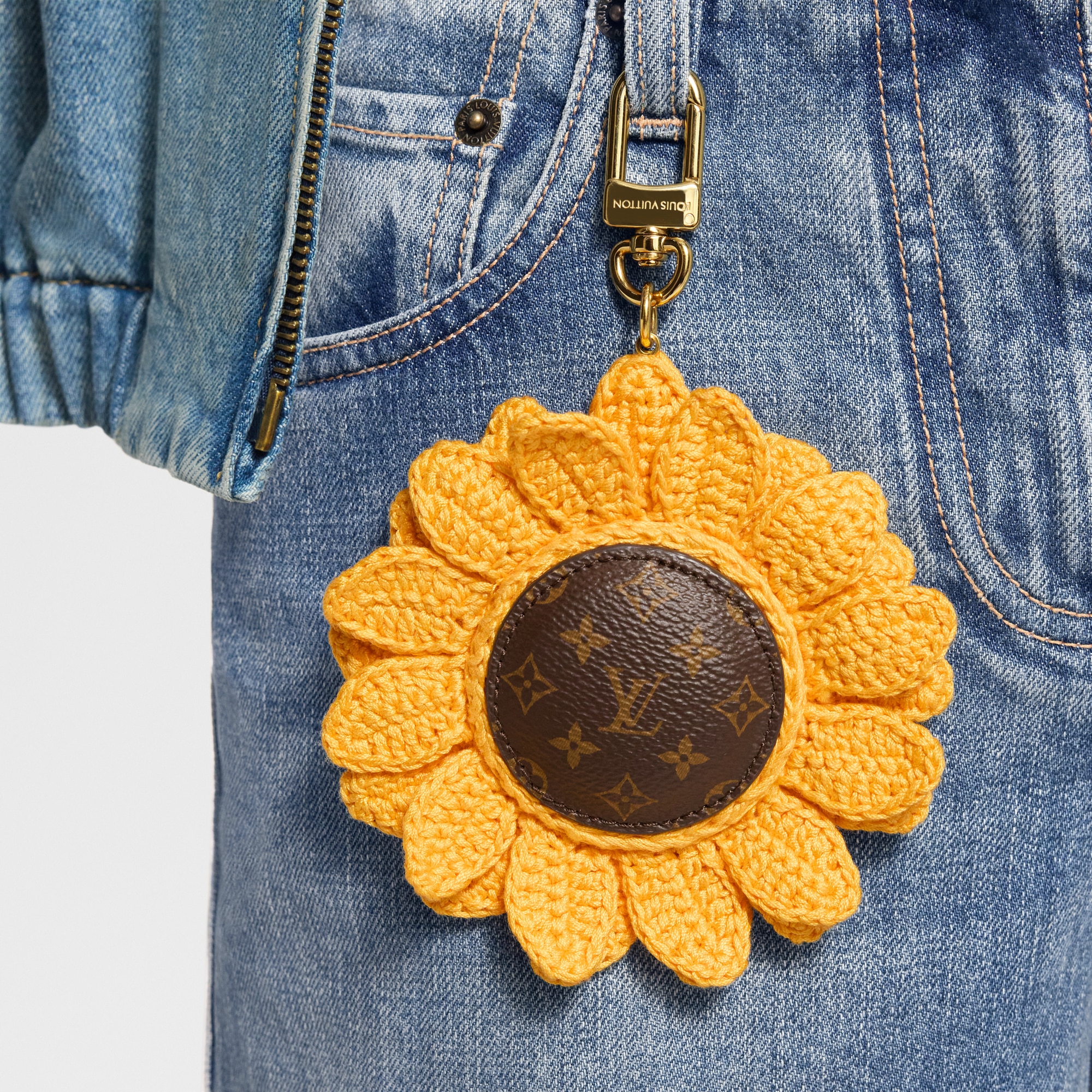 S00 Accessories Key Holders and Bag Charms Sunflower Crochet Bag Charm | Louis Vuitton ® (Product zoom)