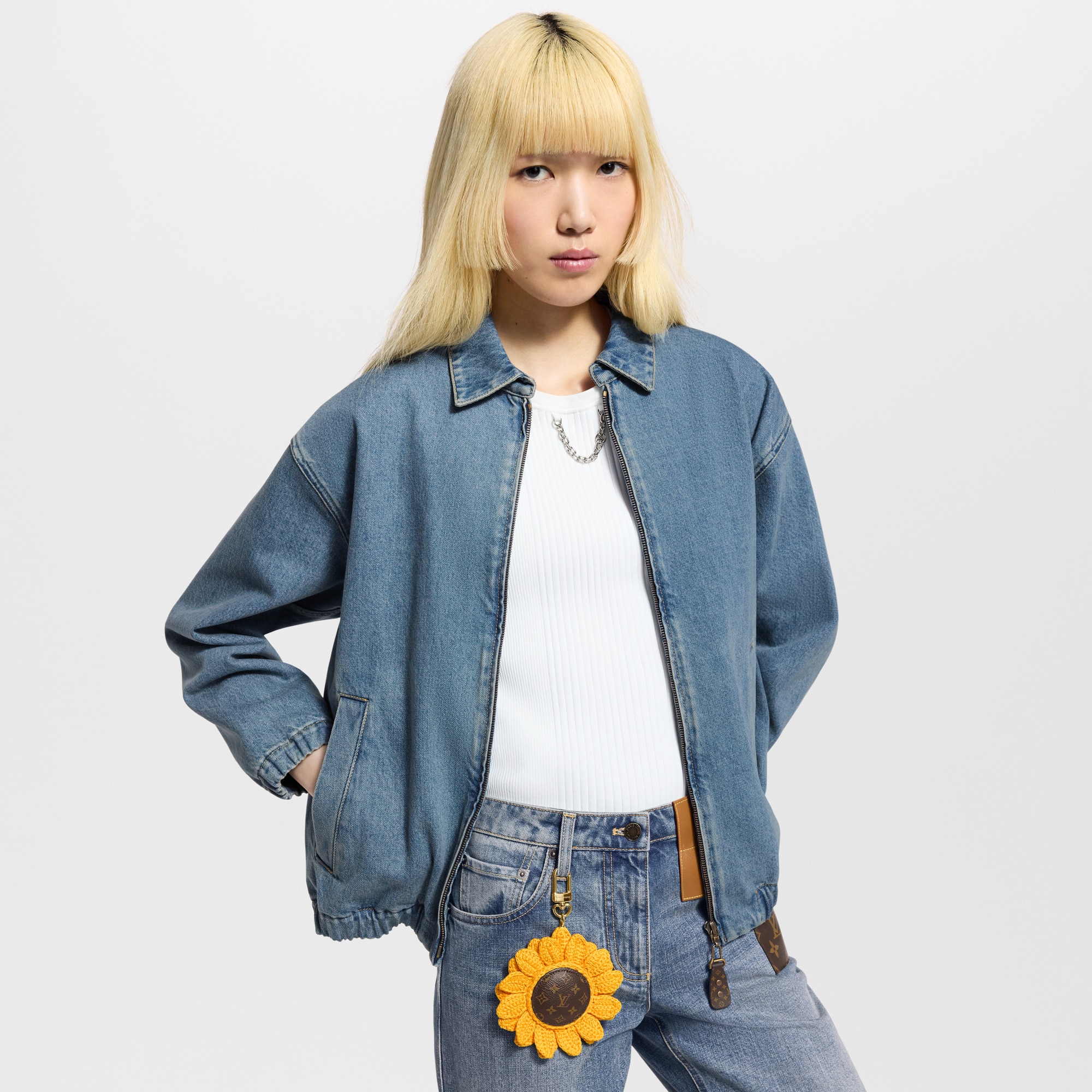 S00 Accessories Key Holders and Bag Charms Sunflower Crochet Bag Charm | Louis Vuitton ® (Product zoom)