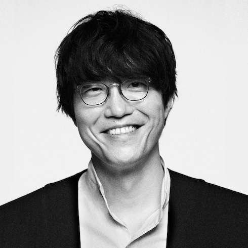 Highlights Art of Living Campaign Surface Lamp By Nendo | Louis Vuitton ®