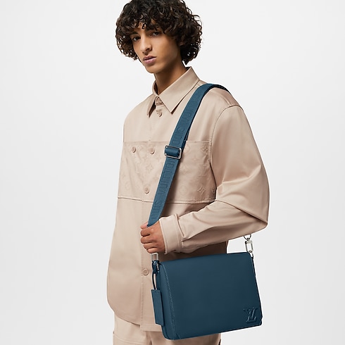 LV Aerogram Bags All Bags Takeoff Messenger | Louis Vuitton ® (Product zoom)
