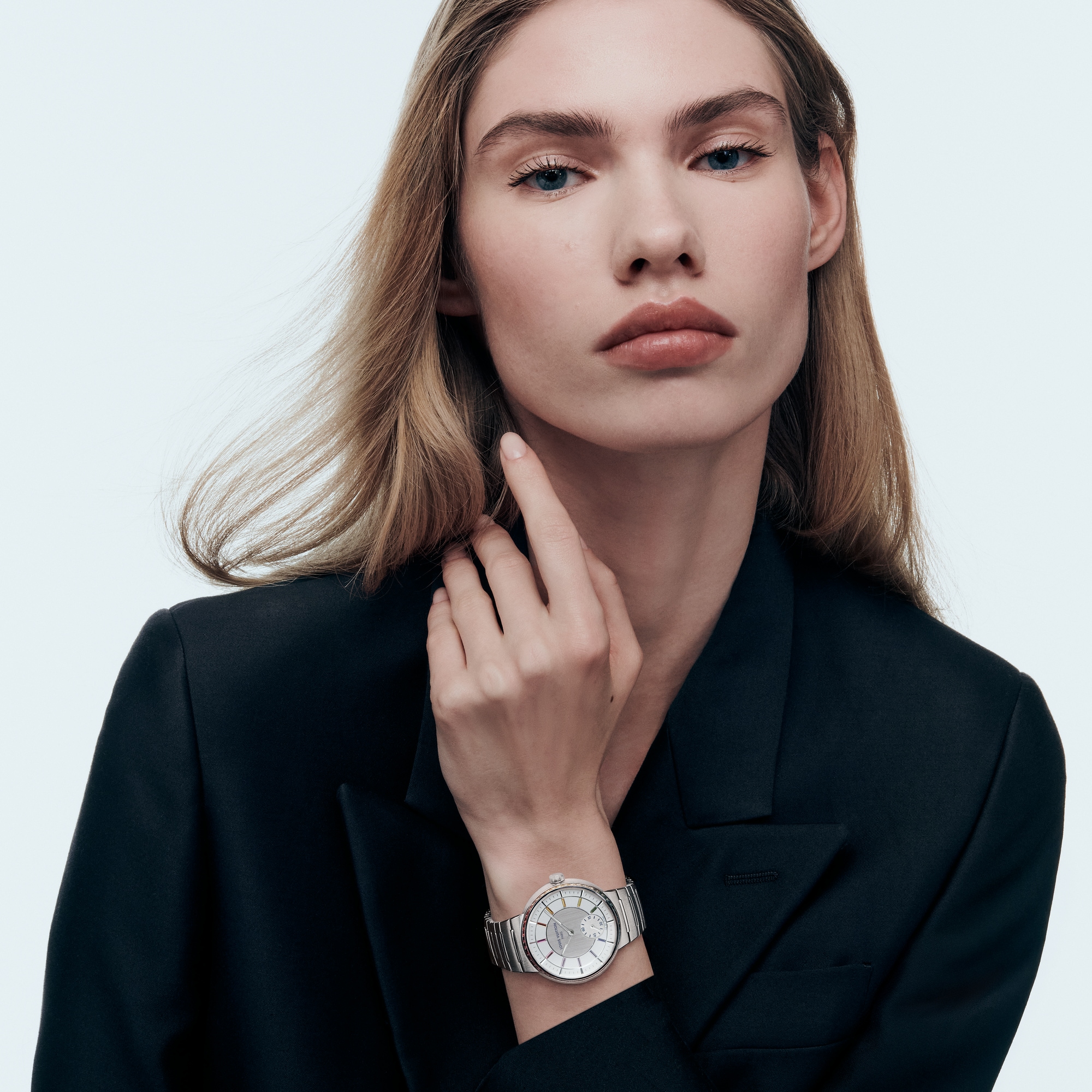  All Watches } Tambour, Automatic, 40mm, Platinum, sapphires and rubies | Louis Vuitton ® (Product zoom)