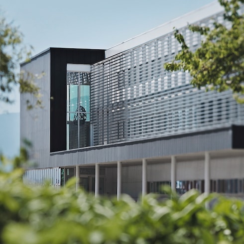 All Watches } Tambour, Automatic, 40mm, Rose Gold | Louis Vuitton ®