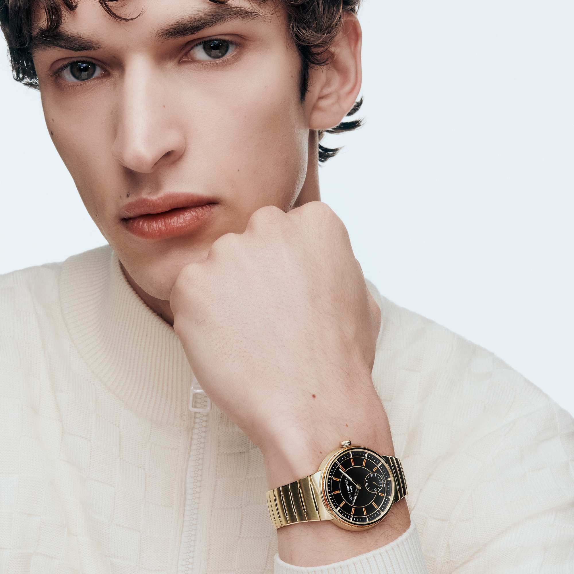  All Watches } Tambour, Automatic, 40mm, Yellow Gold, onyx, sapphires | Louis Vuitton ® (Product zoom)