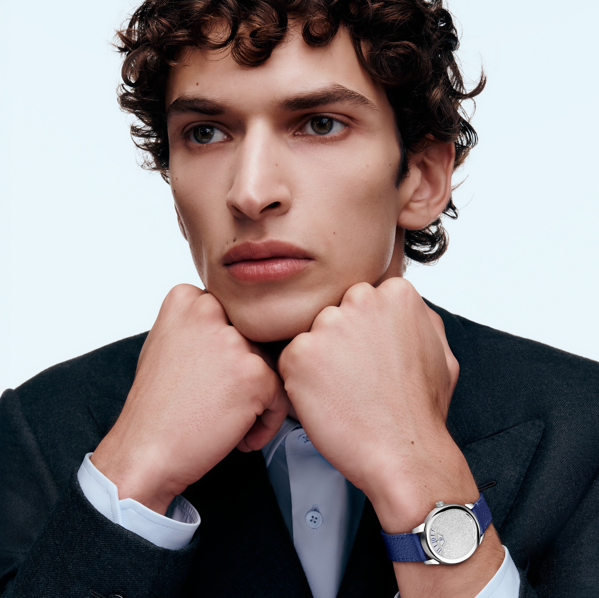  All Watches } Tambour Convergence, Automatic, 37mm, Platinum and diamonds | Louis Vuitton ® (Product zoom)