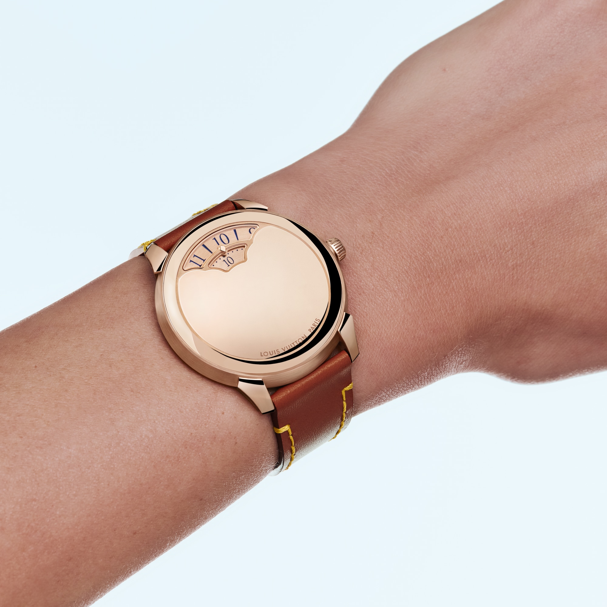  All Watches } Tambour Convergence, Automatic, 37mm, Rose Gold | Louis Vuitton ® (Product zoom)