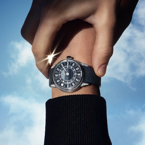 All Watches } Tambour Spin Time, Automatic, 39.5mm, White gold | Louis Vuitton ®