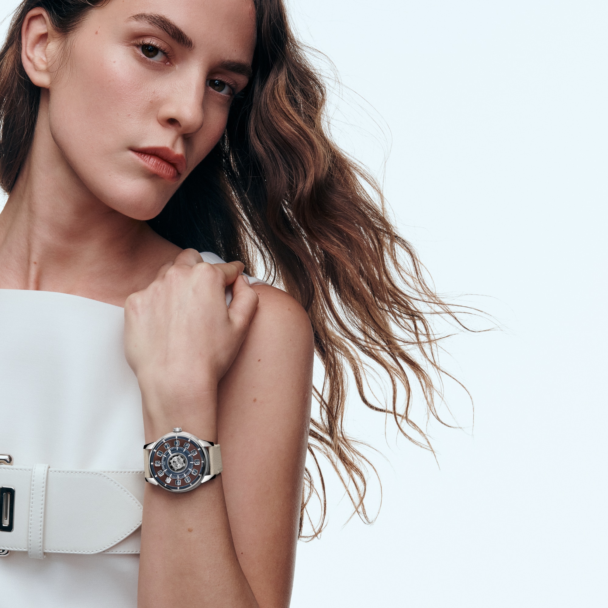  All Watches } Tambour Taiko Spin Time Air Flying Tourbillon, Automatic, 42.5mm, White gold | Louis Vuitton ® (Product zoom)