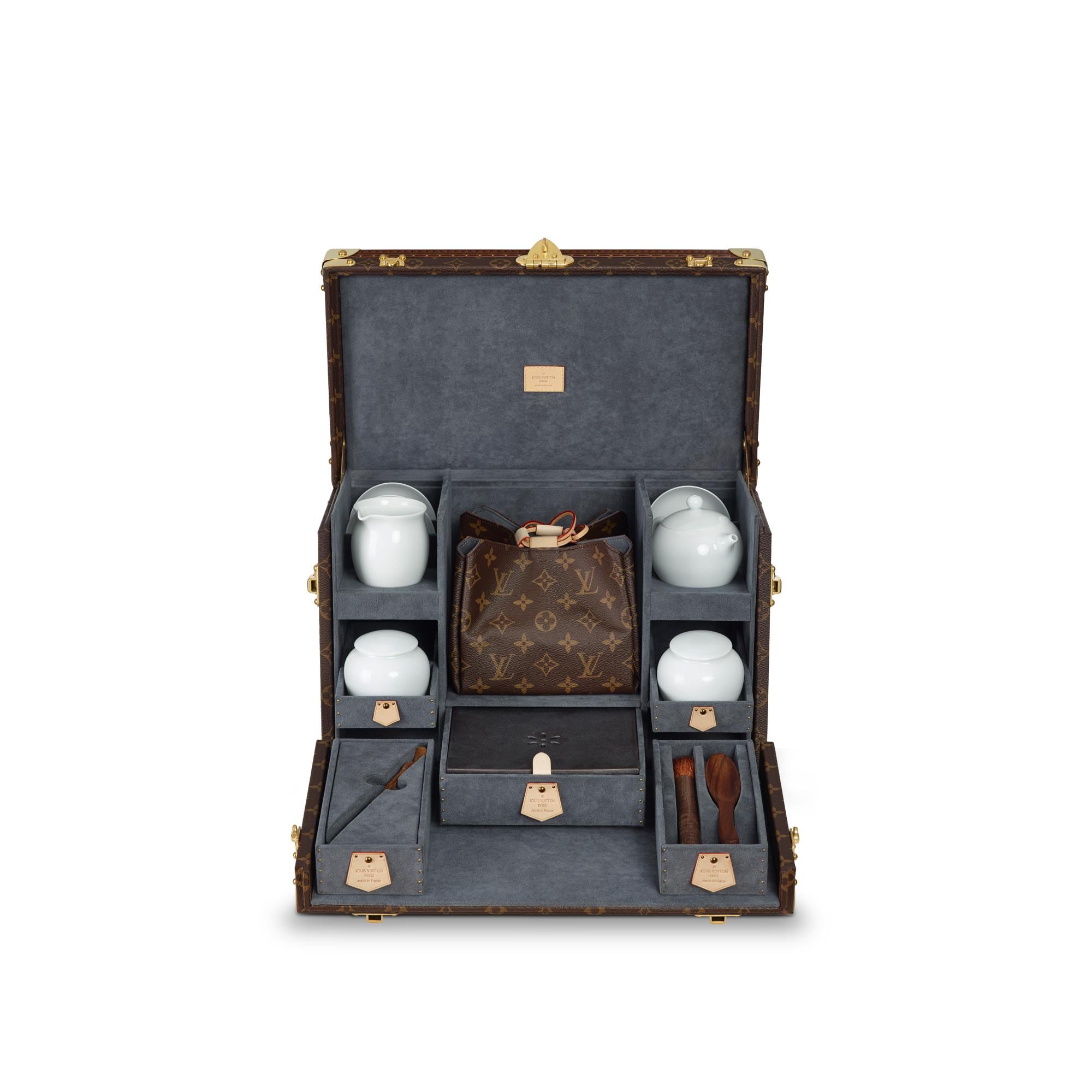 Monogram Trunks and Boxes Boxes Tea Case | Louis Vuitton ® (Product zoom)