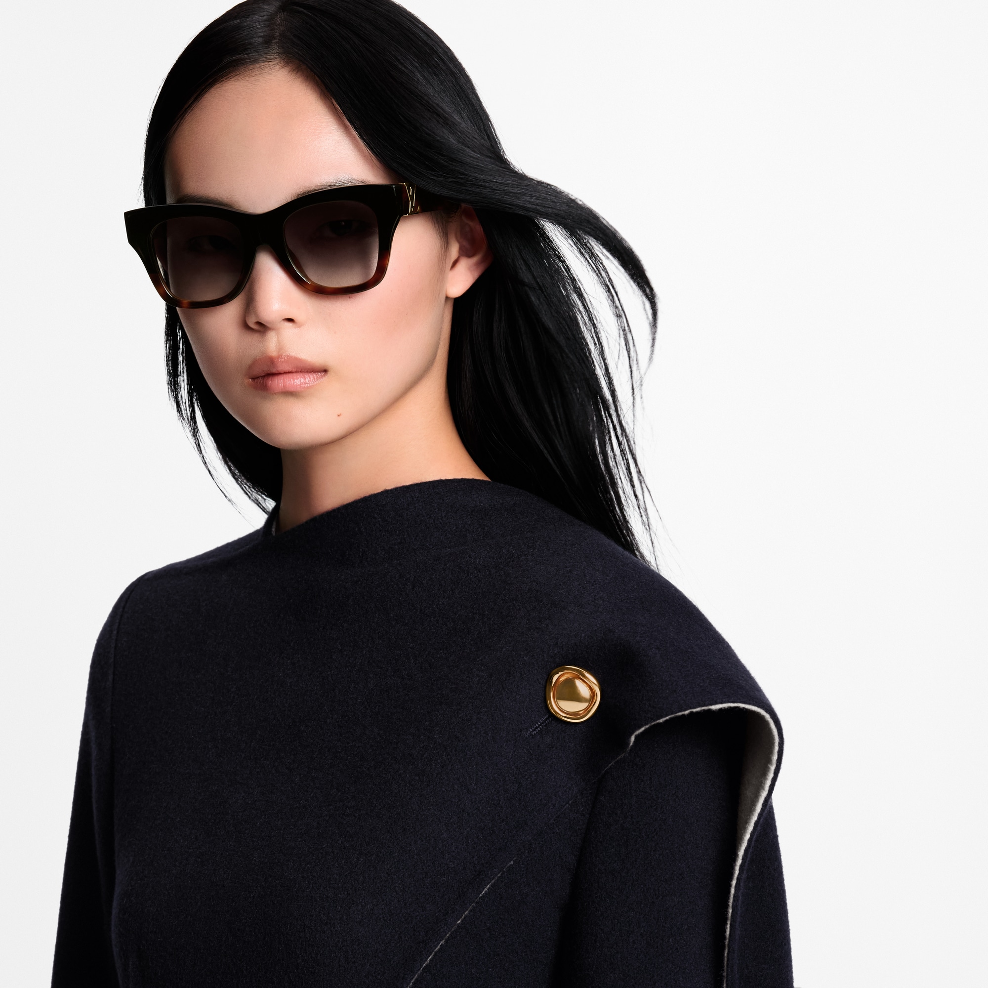 Louis Vuitton Cat\'s Eye Sunglasses Black Dark Gray Silver LV Petit Soupçon Cat Eye Sunglasses S00 - Women  main image 4