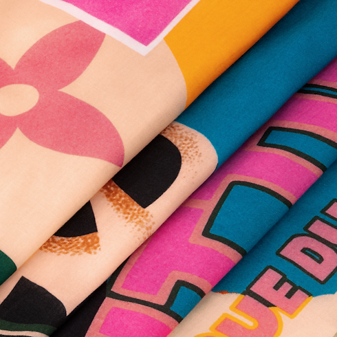 S00 Accessories Shawls and Stoles Through The Window Shawl | Louis Vuitton ® (Product zoom)