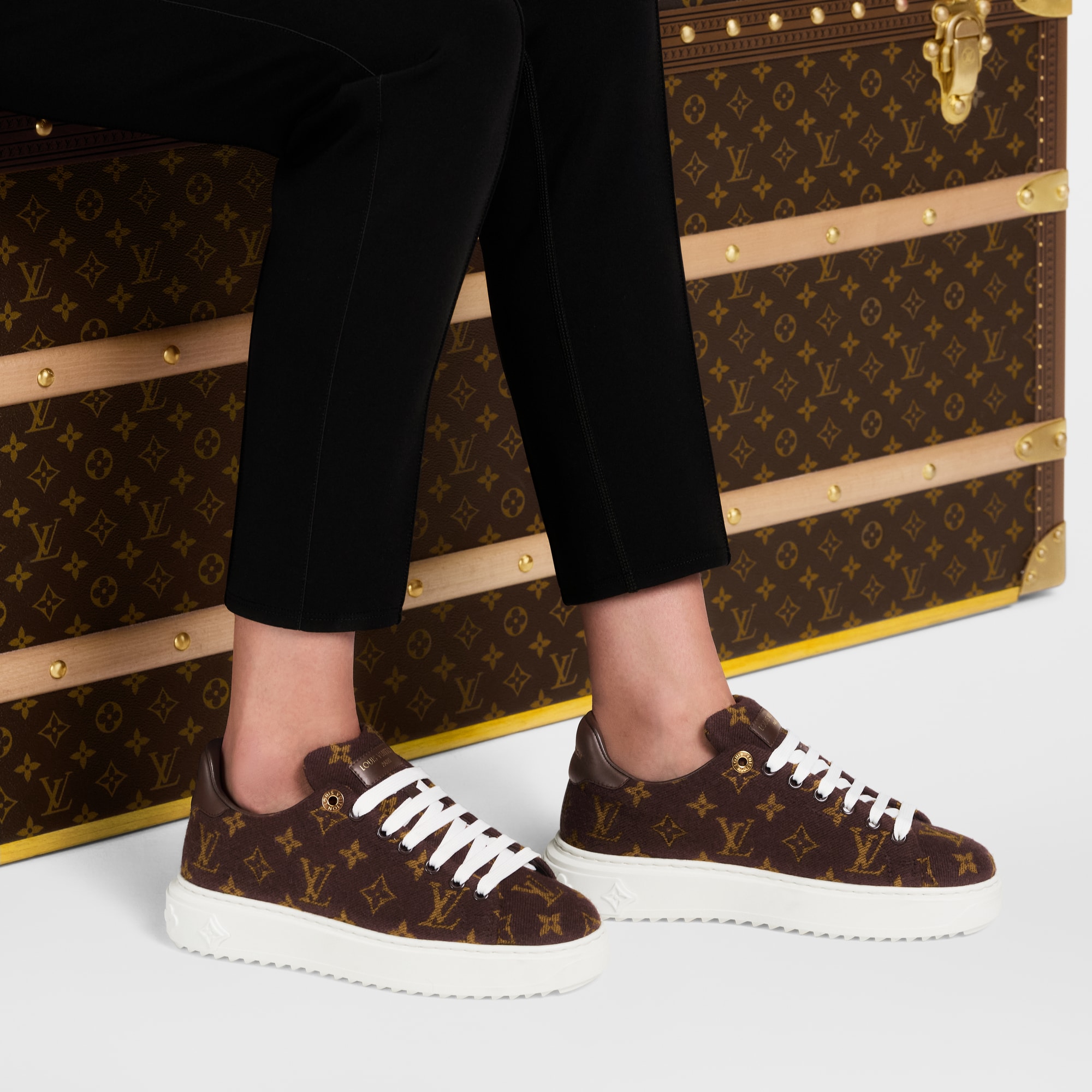  Shoes Sneakers Time Out Sneaker | Louis Vuitton ® (Product zoom)