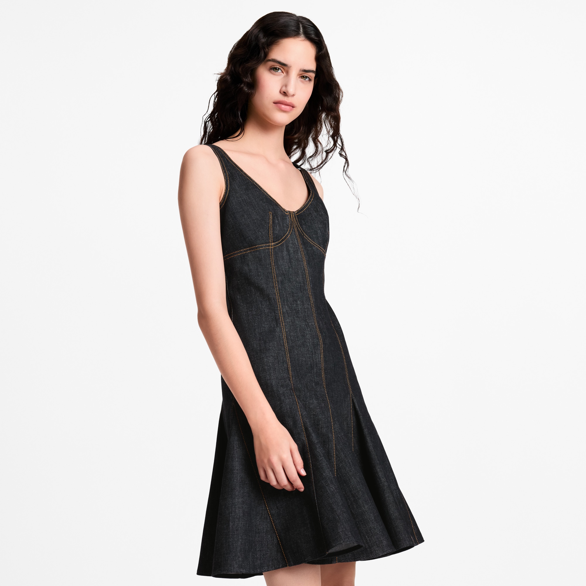 lv denim dress LOUIS VUITTON Topstitched Black. Size 34 Black Choir Dress - LowStock:42523546288179 It is playfully embellished Color:Blush Ribbon Floral Print fashion louis vuitton dress
