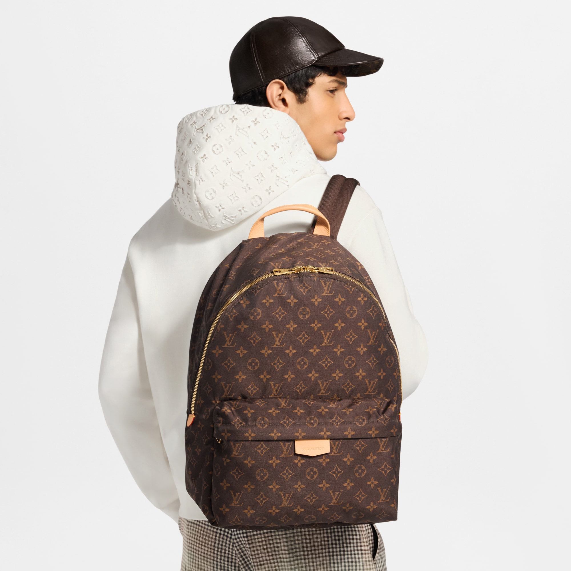 brown louis vuitton backpack mens Monogram Discovery Cargo 1713524 FASHIONPHILE Made from iconic monogram canvas with aged natural cowhide Brown Louis Vuitton Rucksack Mens