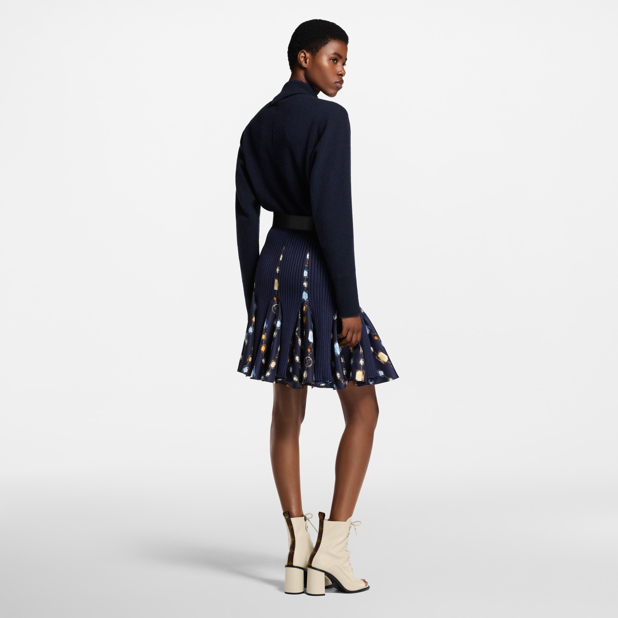  Ready-to-Wear Knitwear Twist Collar Knit Pullover | Louis Vuitton ® (Product zoom)