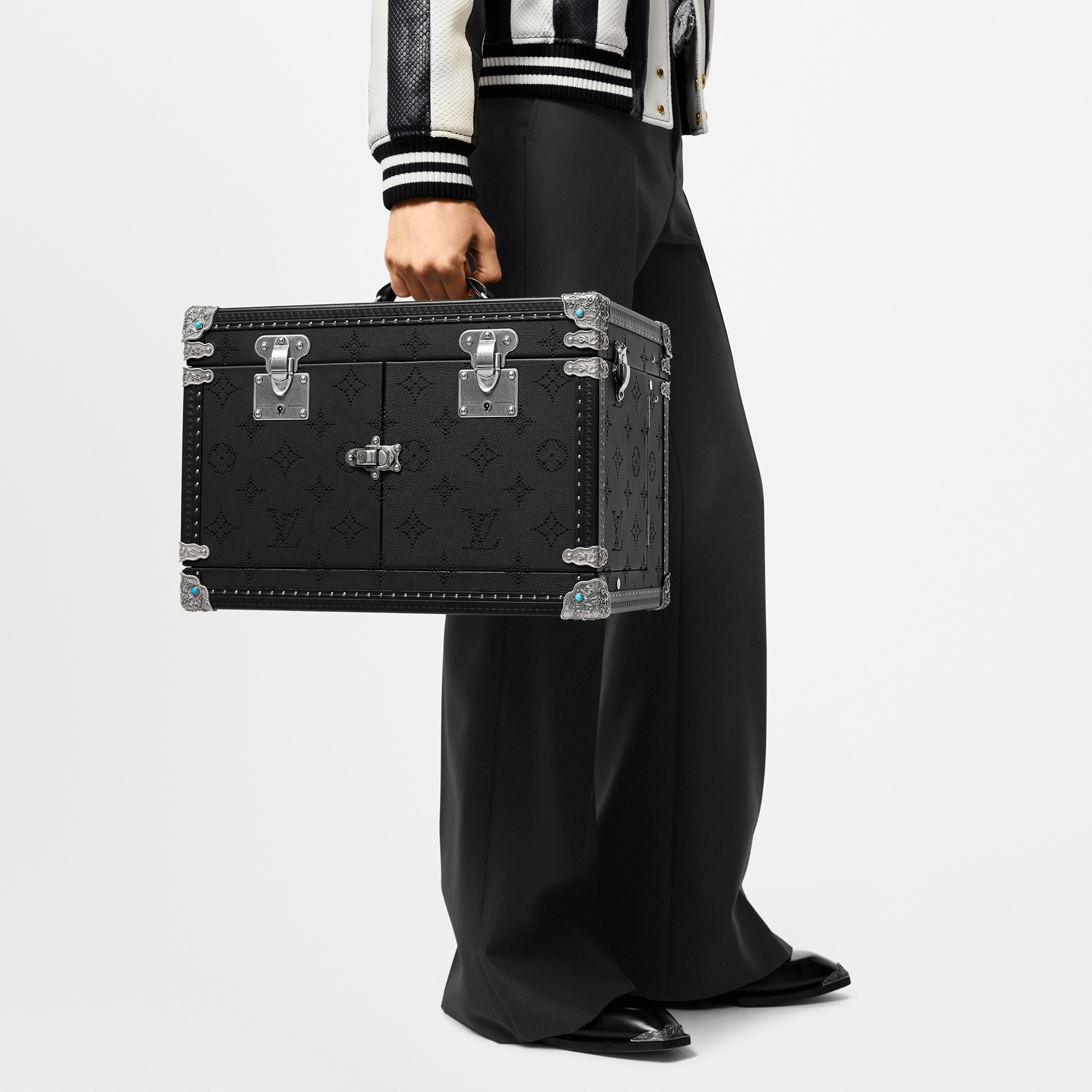 H27 Trunks and Boxes Boxes Vanity Accessoires LV Dart | Louis Vuitton ® (Product zoom)