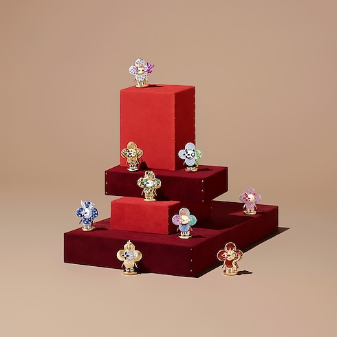Categories Necklaces and Pendants Vivienne Celebration Pendant, Yellow Gold, White Gold, Titanium, Diamonds and Colored Gemstones | Louis Vuitton ® (Product zoom)