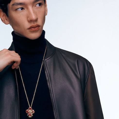 Jewelry Necklaces and Pendants Vivienne Dragon Pendant, Yellow Gold, White Gold, Lacquer, Diamonds & Colored Gemstones | Louis Vuitton ® (Product zoom)