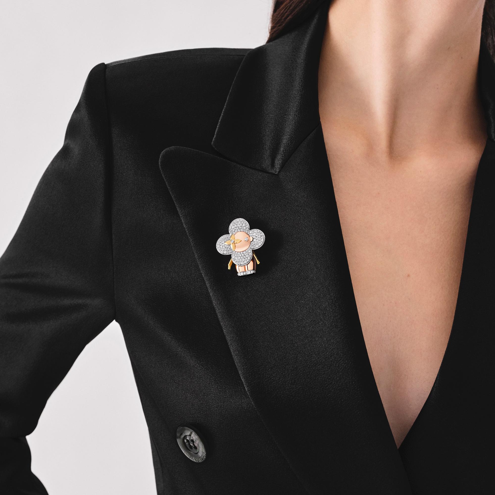  Categories Necklaces and Pendants  Vivienne large pendant, 3 golds & diamonds pavage | Louis Vuitton ® (Product zoom)
