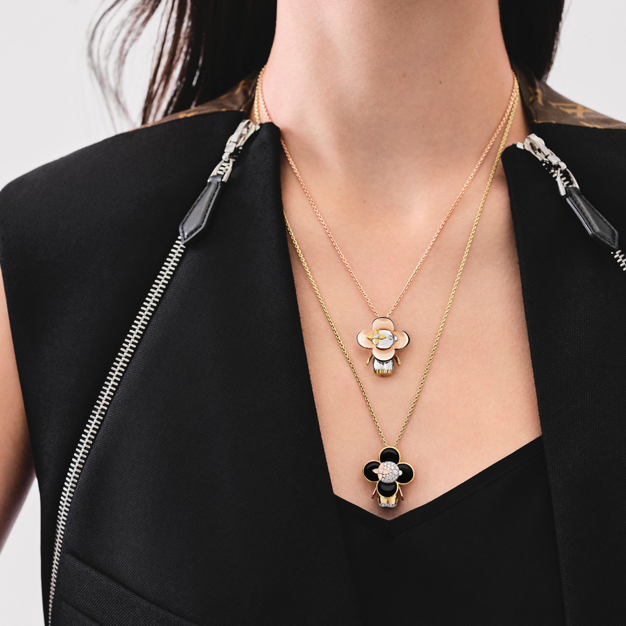  Categories Necklaces and Pendants  Vivienne pendant, 3 golds, black lacquer & diamonds | Louis Vuitton ® (Product zoom)