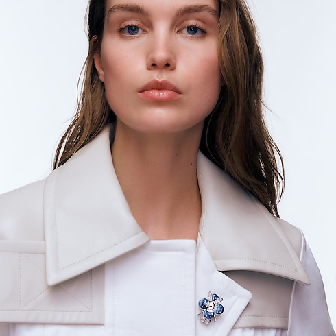 Jewelry Necklaces and Pendants Vivienne Rabbit Pendant, White Gold, Lacquer, Diamonds & Colored Gemstones | Louis Vuitton ® (Product zoom)