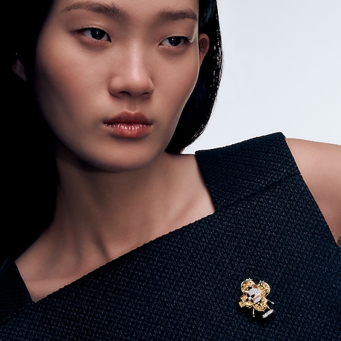 Jewelry Necklaces and Pendants Vivienne Rat Pendant, 3 Golds, Lacquer, Diamonds & Colored Gemstones | Louis Vuitton ® (Product zoom)