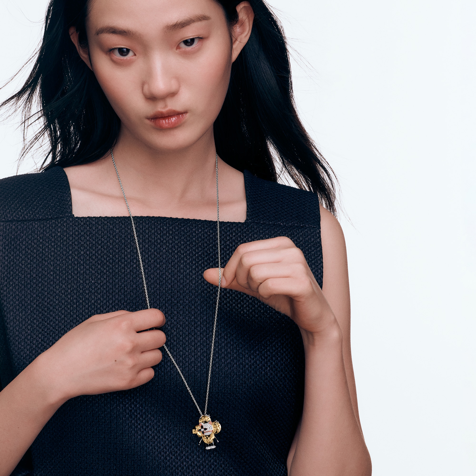  Jewelry Necklaces and Pendants Vivienne Rat Pendant, 3 Golds, Lacquer, Diamonds & Colored Gemstones | Louis Vuitton ® (Product zoom)
