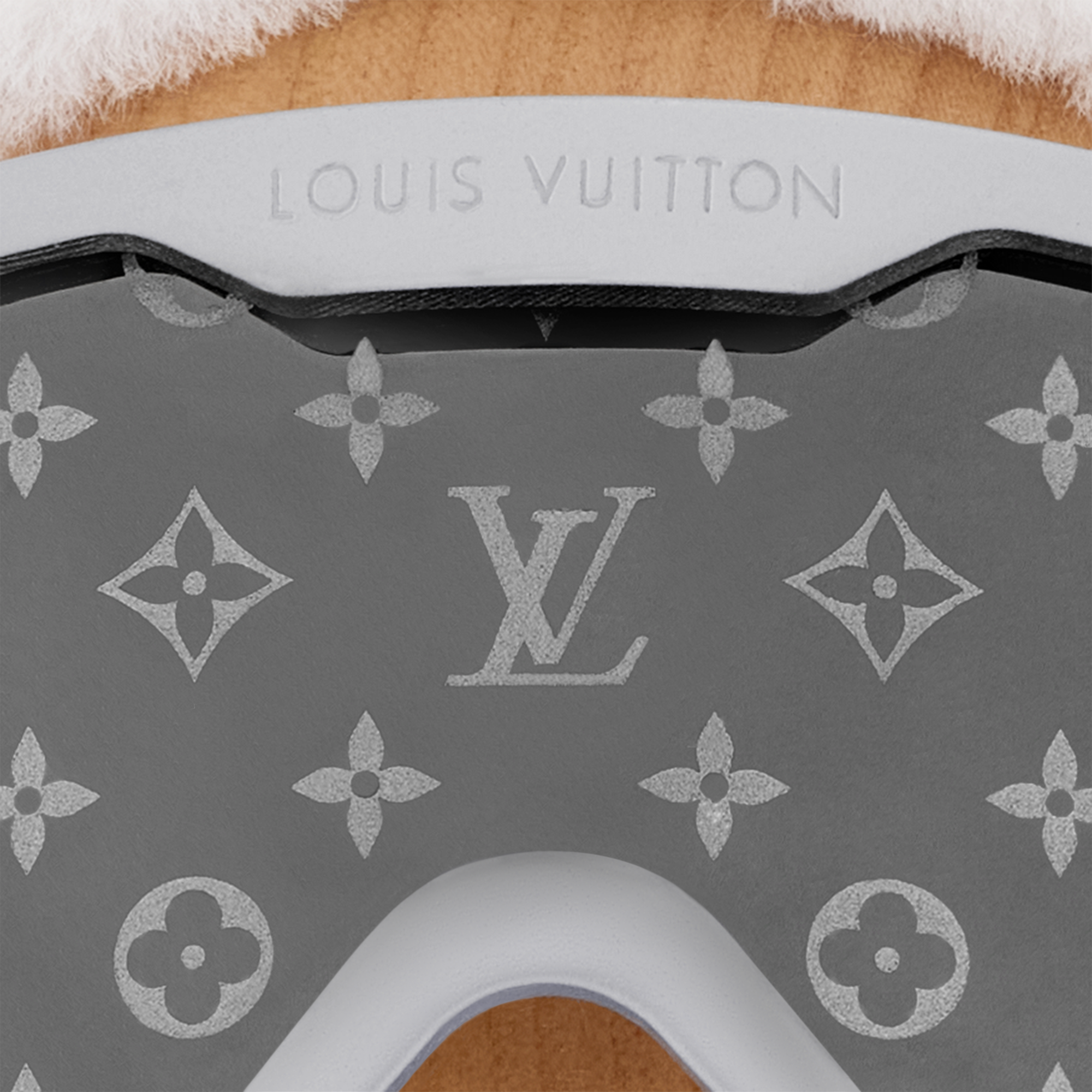 S00 Sport and Games } Vivienne Ski
 | Louis Vuitton ® (Product zoom)