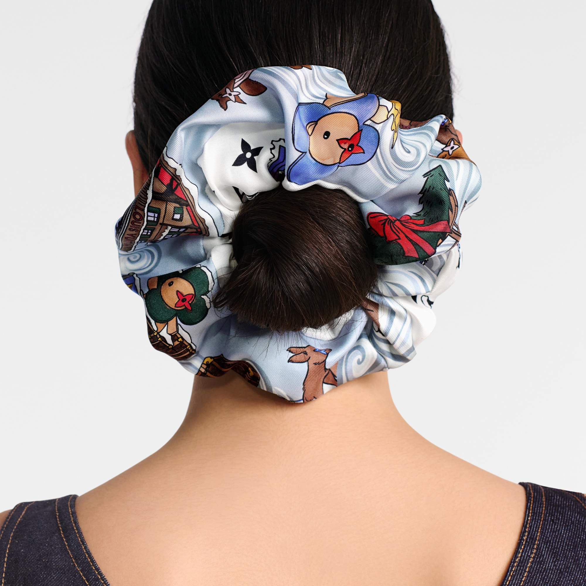 S00 Accessories Hair Accessories Vivienne Winter Holiday Scrunchie | Louis Vuitton ® (Product zoom)