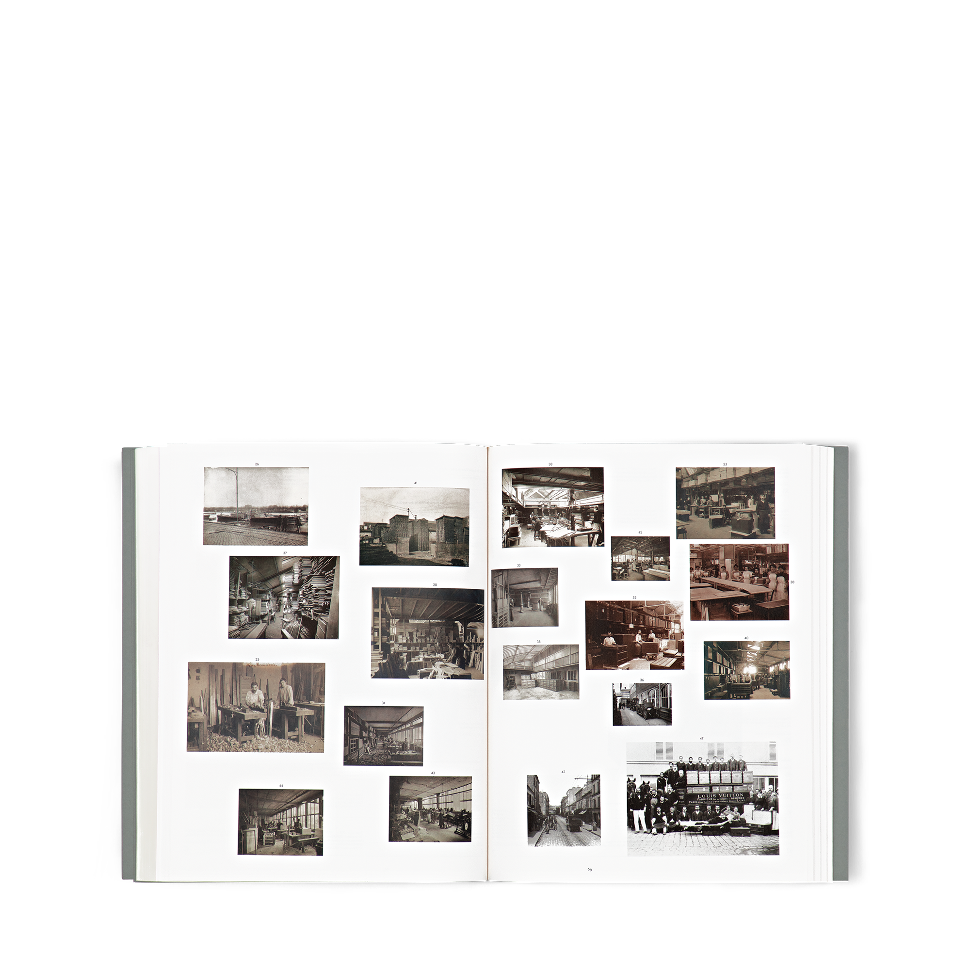  Library Hard Cover Books Volez Voguez Voyagez - Louis Vuitton catalogue, French version | Louis Vuitton ® (Product zoom)