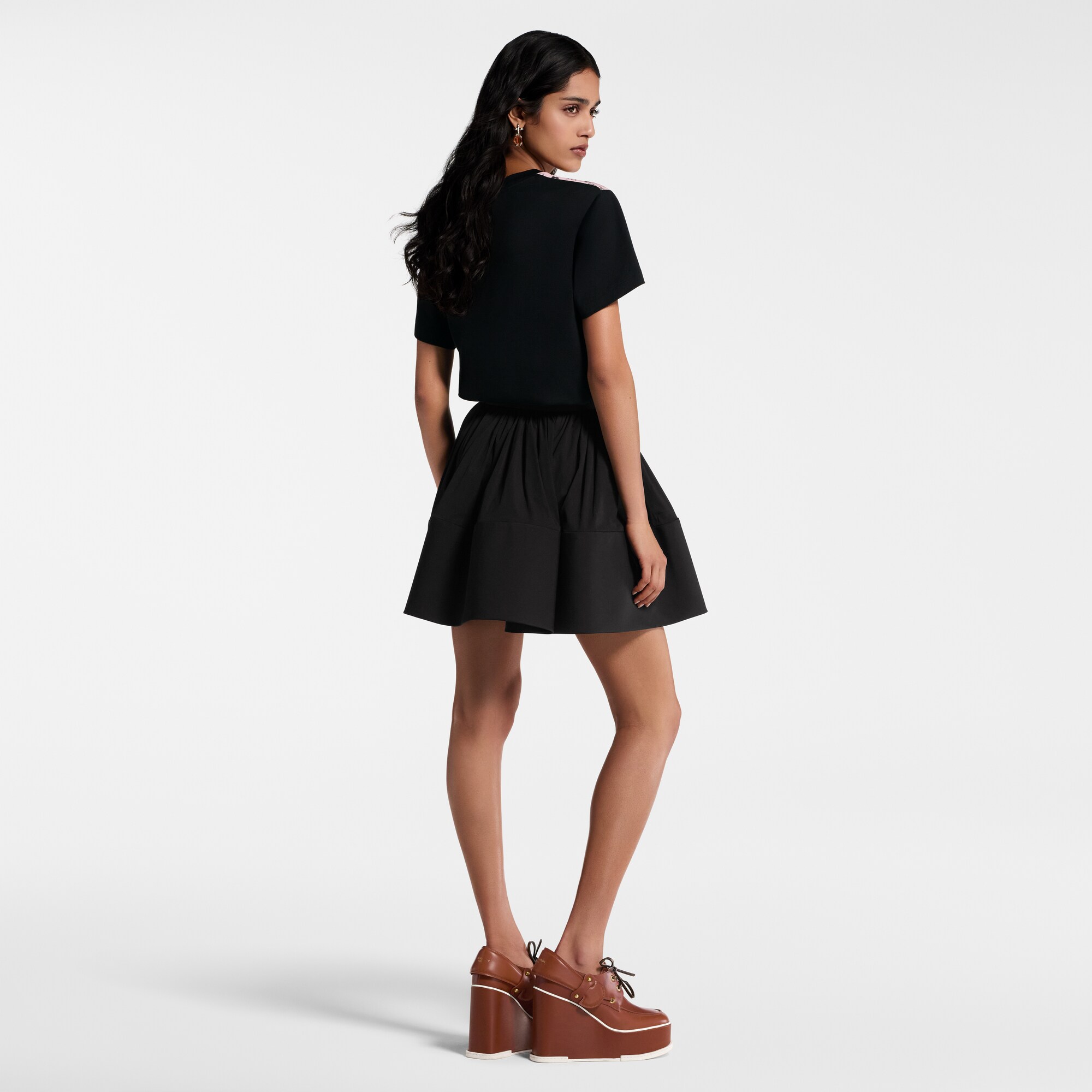  Ready-to-Wear Tops Washed Monogram Front T-Shirt | Louis Vuitton ® (Product zoom)