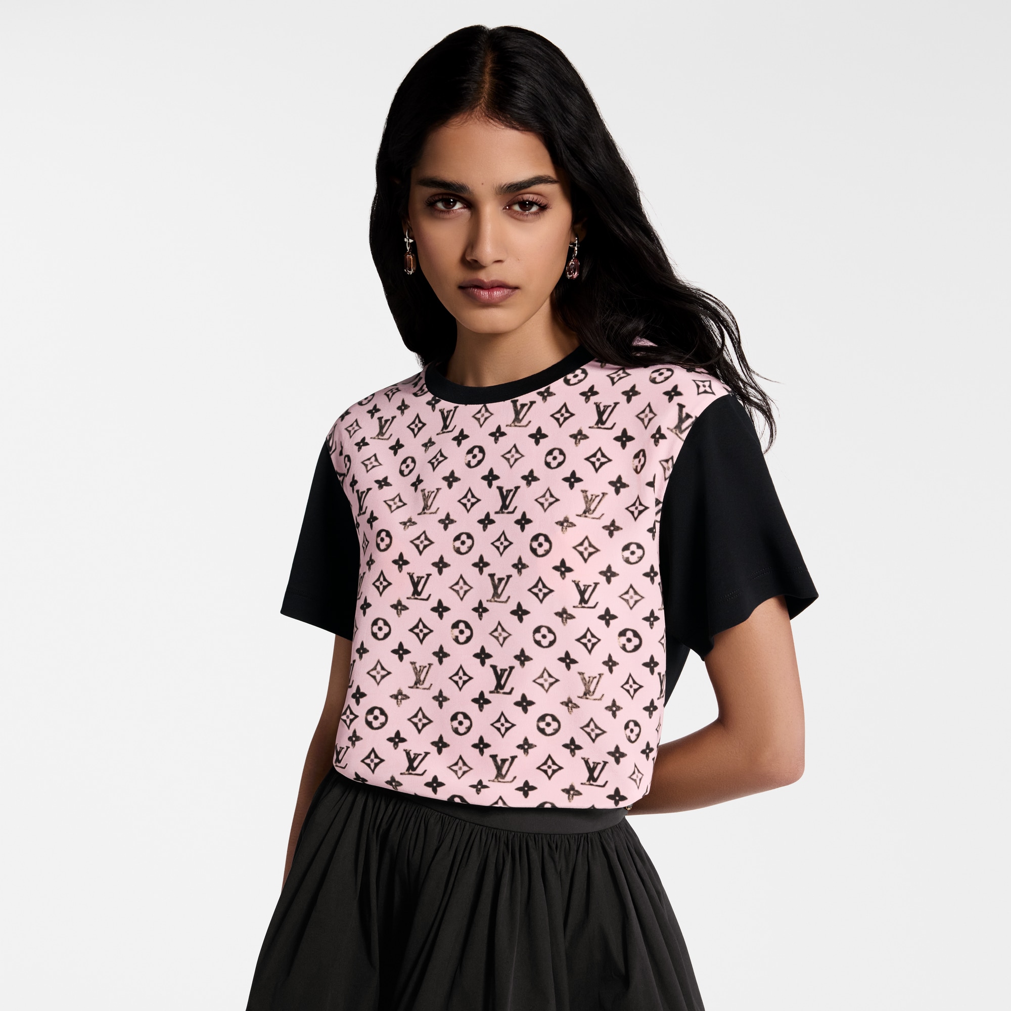  Ready-to-Wear Tops Washed Monogram Front T-Shirt | Louis Vuitton ® (Product zoom)
