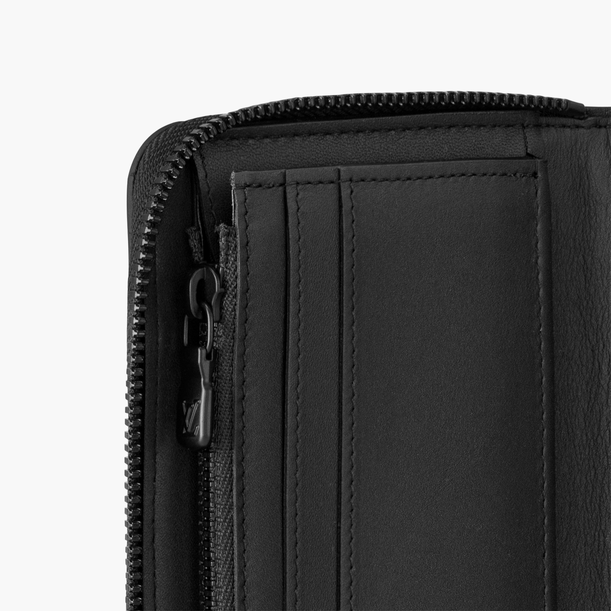 louis-vuitton-zippy-wallet- 