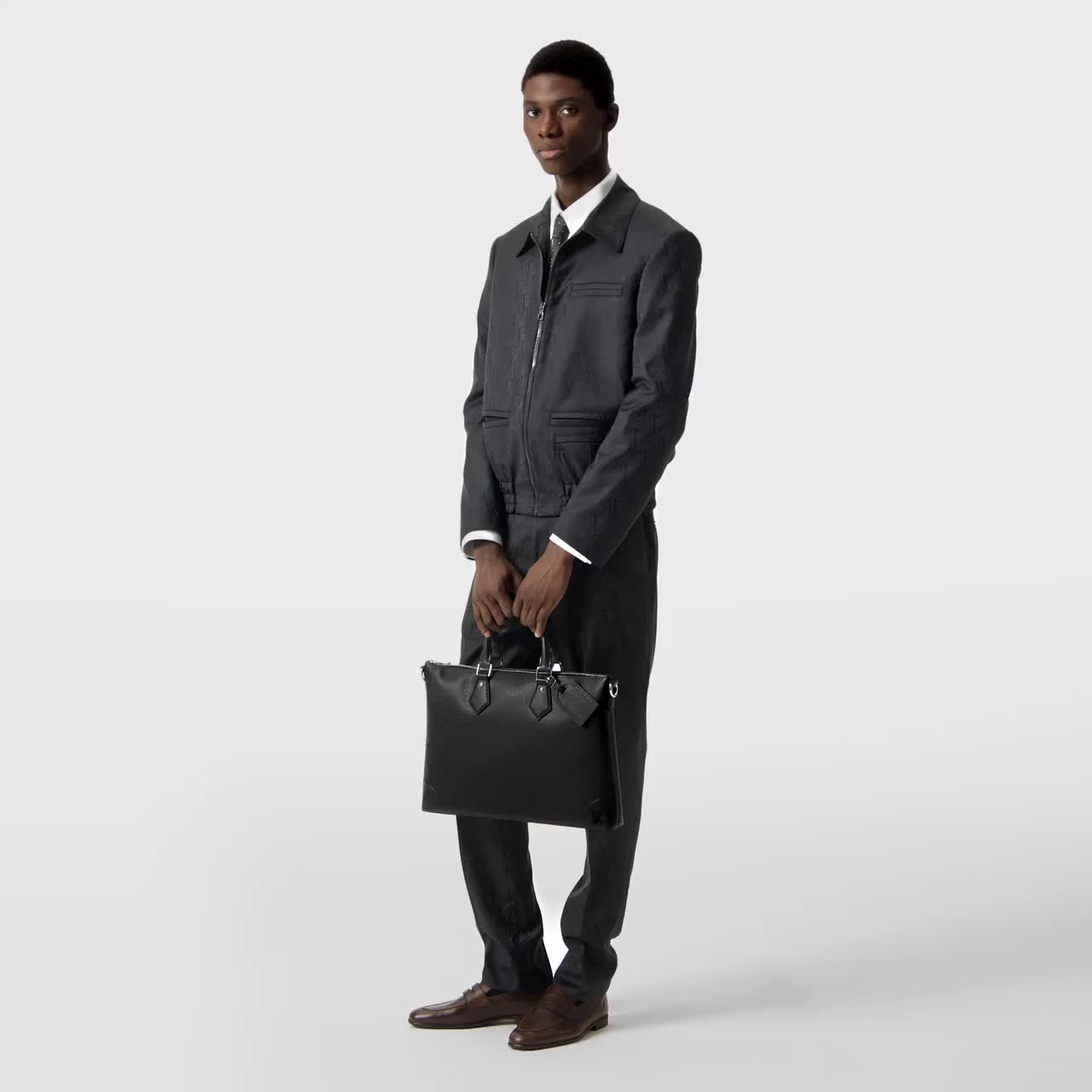 Slim Briefcase NV Taiga Leather - Men - Bags | LOUIS VUITTON ®